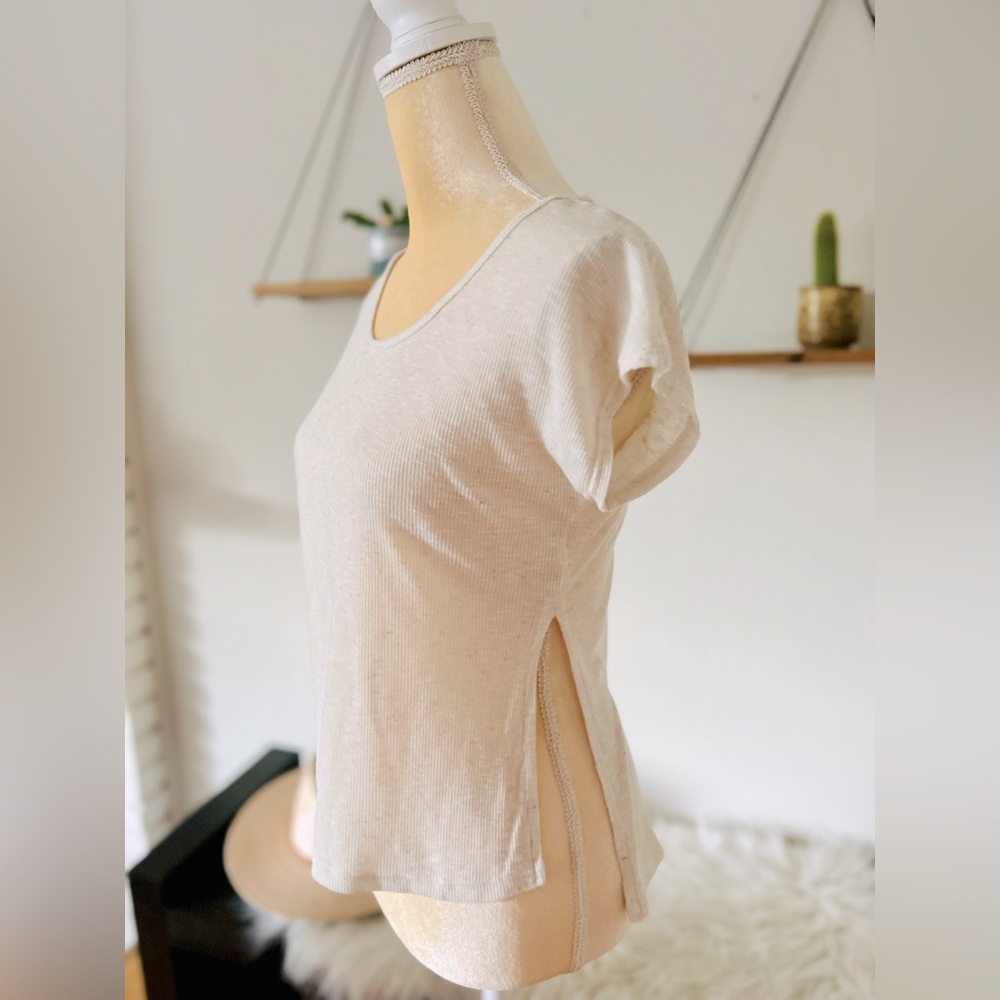 Cropped t with side slits